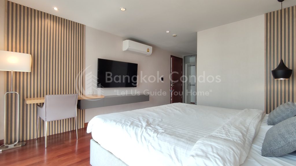 RENT 3 Bed Pet Friendly Duplex Phrom Phong · Benchasiri Park